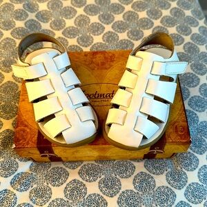Footmates Captain sandal in white size 6. Looks new!